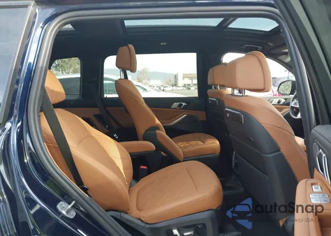 2024 BMW X7 xDrive40I z USA, uszkodzony, nr VIN 5UX23EM00R9S13092